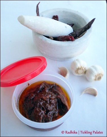 Garlic smoked tomato chutney