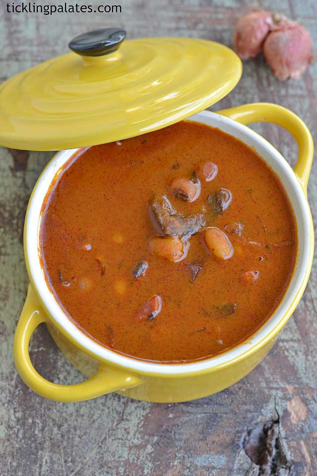 thatta payaru maa vathal puli kulambu