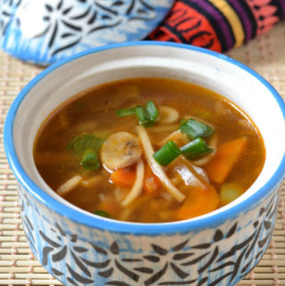 easy-veg-chow-mein-soup